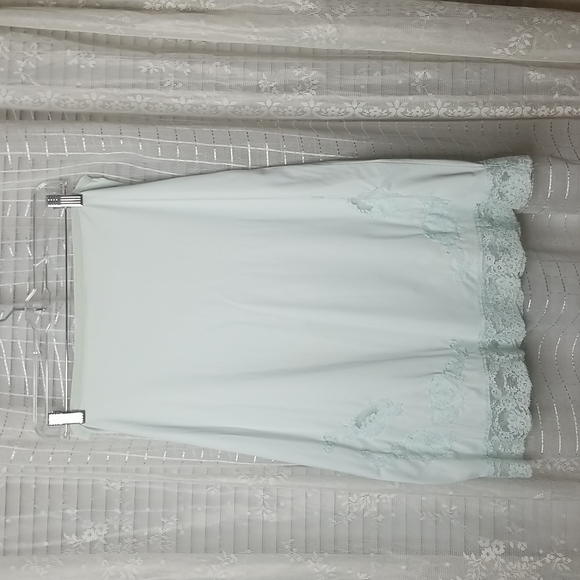 Vintage 50's 60's Pastel Blue Half Slip W/ Lace Trim and Lace Applique Detail